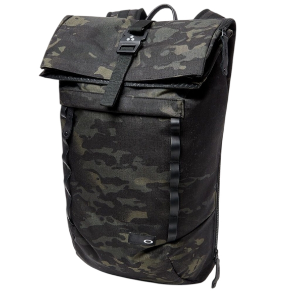 Oakley Voyage 23L Roll Top Black Camo Multi Cam 92968P-02L - Picture 1 of 12
